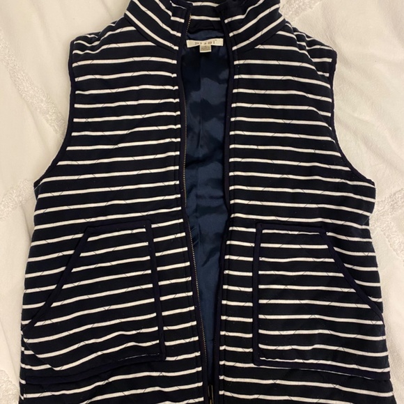 Francesca’s Vest - Picture 2 of 3